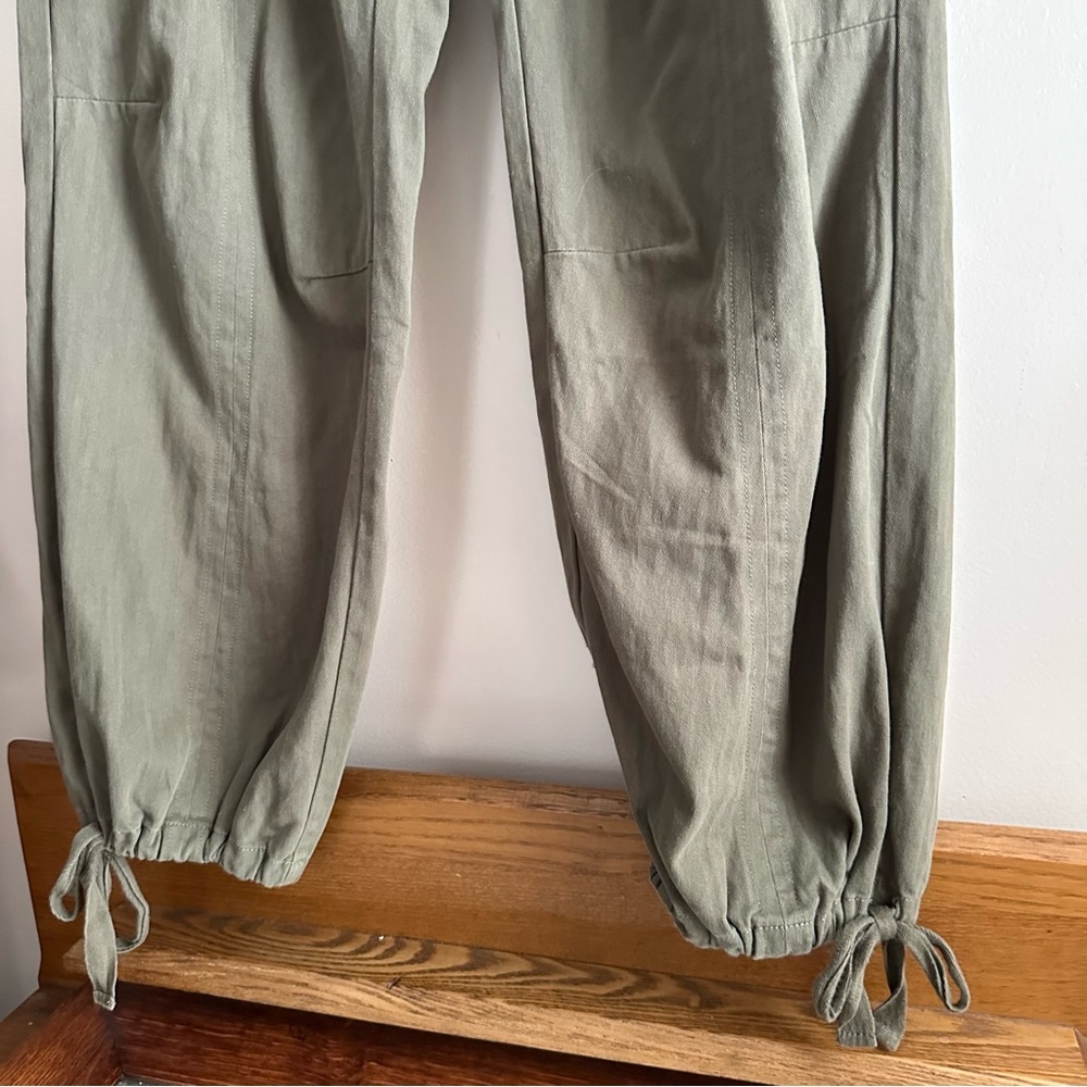 Jacquie The Label • Cotton Cargo‎ Pants in Green - Picture 2 of 9